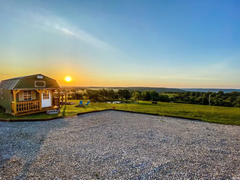 5 min from Ponca & Compton Trailhead. Amazing View of Buffalo River Valley! - Image 1