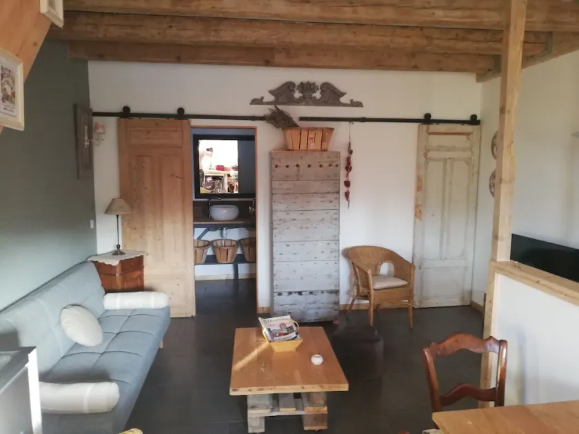 Self-contained accommodation, private grounds, jacuzzi, near Avignon, Nîmes, Arles - Image 1