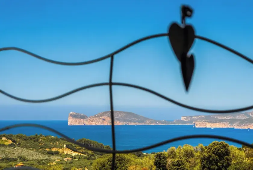 ClickSardegnaSeafront villa, 5 bedrooms, 6 bathrooms, infinity pool, WiFi - Image 1