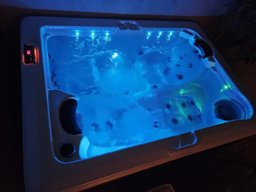 Smukt hus 3 * havstrand øer natur indendørs opvarmet pool privat jacuzzi - Image 1