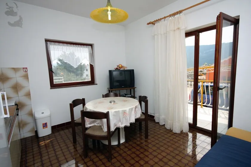 1-Zimmer-Ferienwohnung mit Terrasse Grebastica, Sibenik (A-4867-c) - Image 1