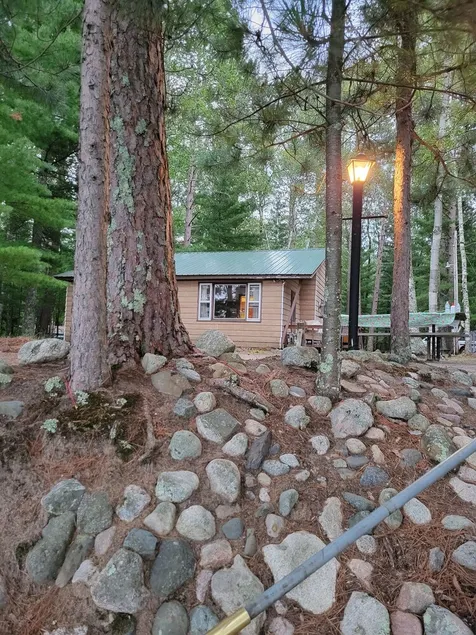 Four season fun, classic LAKEFRONT cabin for families! - Image 1