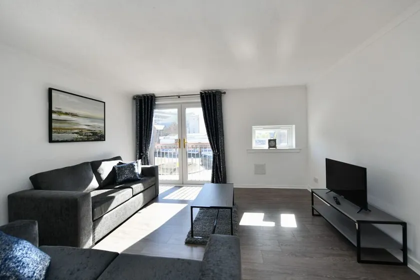 Mews House - Centrally Located Spacious Maisonette Apartment Walking Distance From Ayr Beach - Image 1