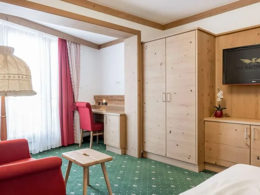 Enkelrum med fransk balkong - The Kaltschmid Familotel Tirol - Image 1