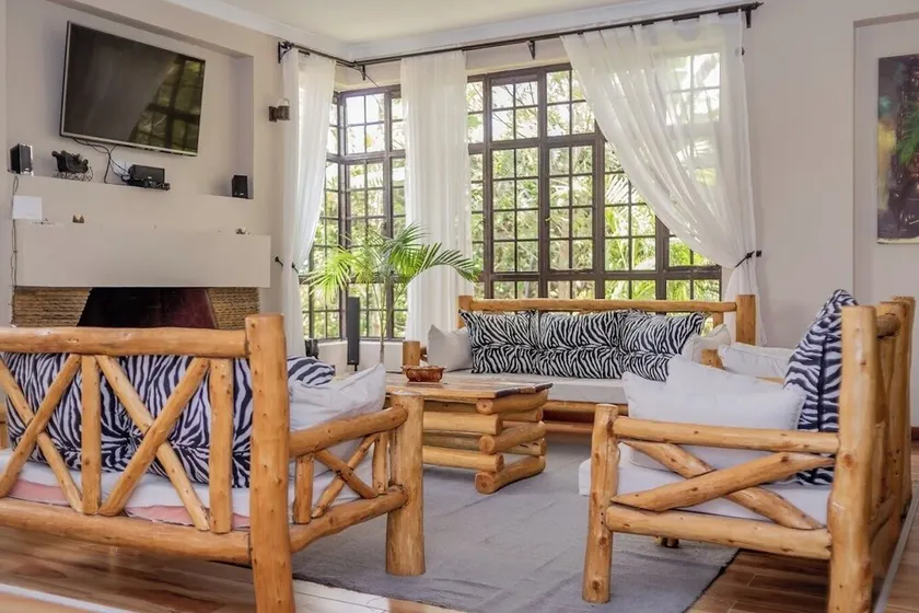 Lux Suites Enkarsis Bungalow Kisaju - Image 1