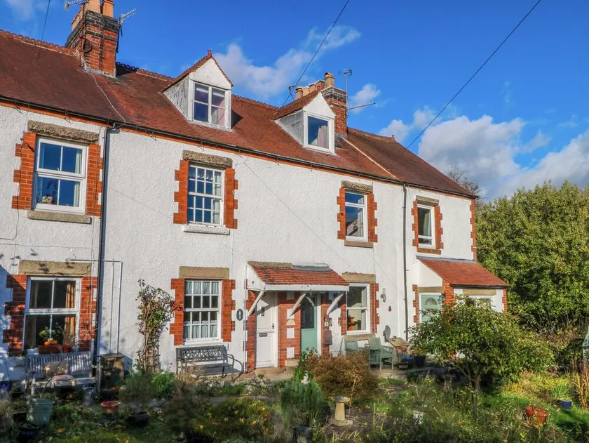Pineapple Cottage - Image 1