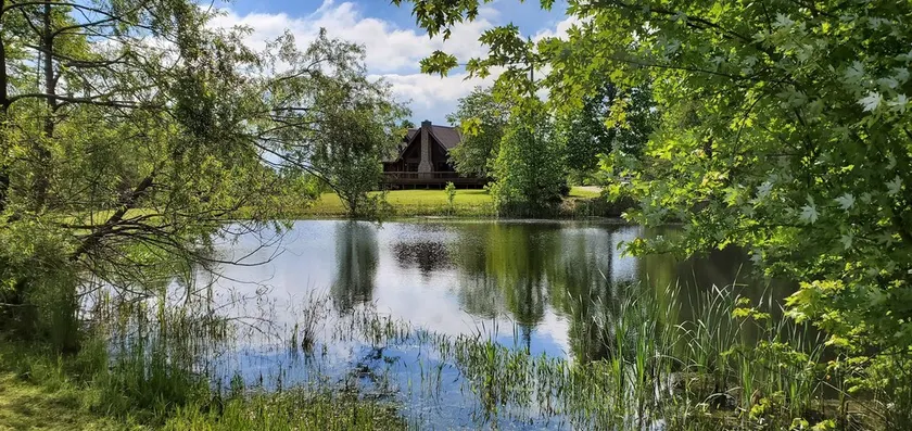Nolin Lake Log Cabin ~ Beautiful Water Views ~ Great Family Getaway! - Image 1
