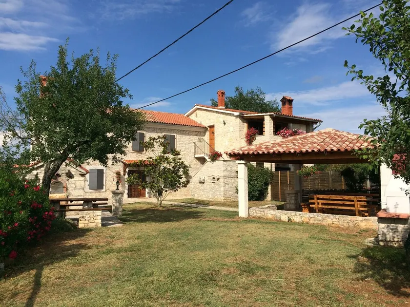 Rustic farmhouse surrounded by the greenery of the large and spacious garden ... with swimming pool - Image 1