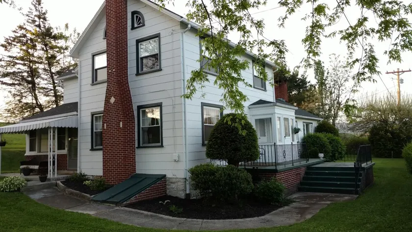 Cozy Farmette Easy Access Bedford PA - Image 1