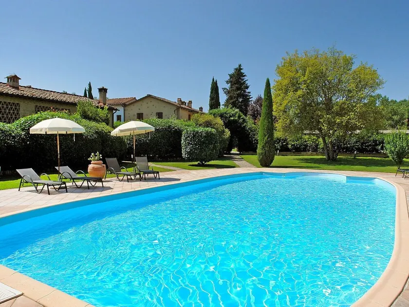 Beautiful apartment in villa with pool, WIFI, TV, terrace and pets allowed, close to San Gimignano - Image 1