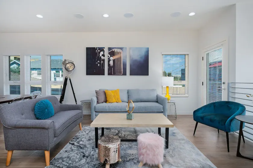 ✩★ HOLLYWOOD 3B/3.5B ✩ SPACIOUS AMAZING NEW BUILDING ✩ HOT TUB! ✩ 2 CAR GARAGE - Image 1
