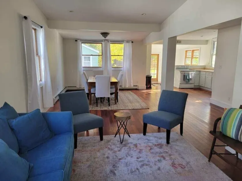 Charming house in Bellport Village.  - Image 1