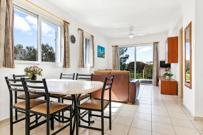 Quality garden apt on the coast. Sea view Free Paphos airport transfers & aircon - Image 1