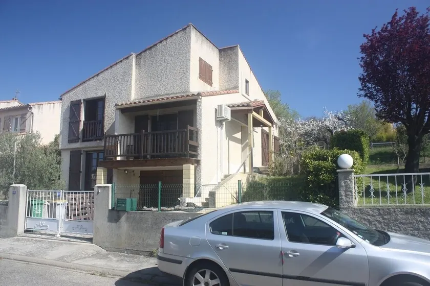 Limoux Holiday Villa . Situated on the Edge of Picturesque Limoux - Image 1