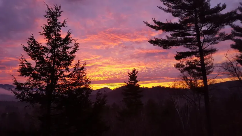 Home near Story Land  Million Dollar Sunset Mt Wash N Conway Cranmore Black Mtn - Image 1