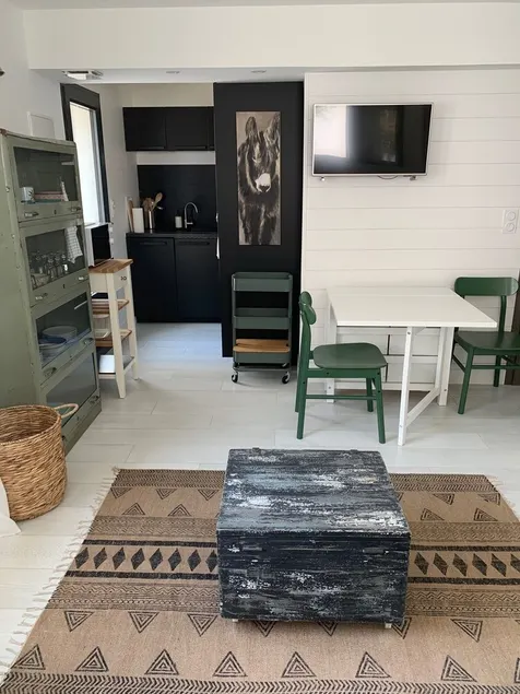 Studio Pour 2 Personnes Avec Terrasse et Accès à la Piscine Chauffée - Image 1
