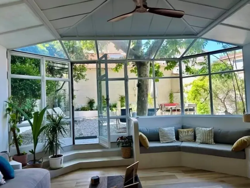 Seaside, magnificent 150m2 apartment with garden - Image 1