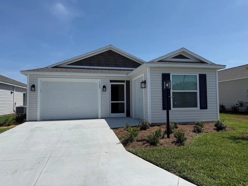 BRAND NEW  2 BDR 2 BTH w. Golf Cart - Half mile to EASTPORT - Image 1