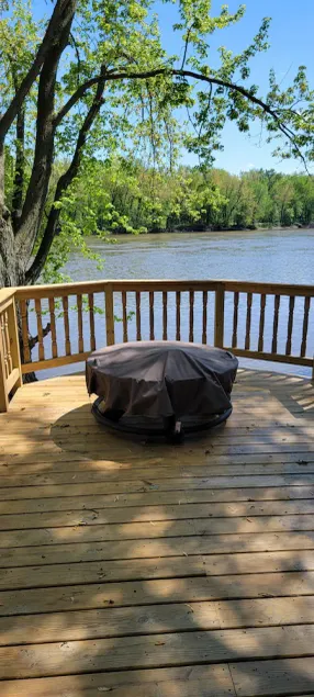 Relax on the Rock River this Summer! Book our cozy 1-bedroom cabin! - Image 1