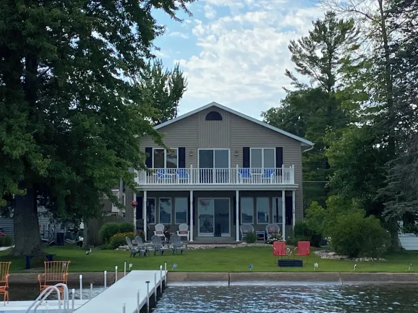 “The Fishing Shack” a Shawano Lake Retreat! - Image 1