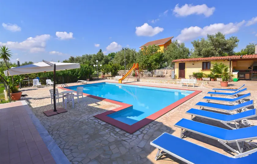 3 bedroom pet friendly home in Solarino - Image 1