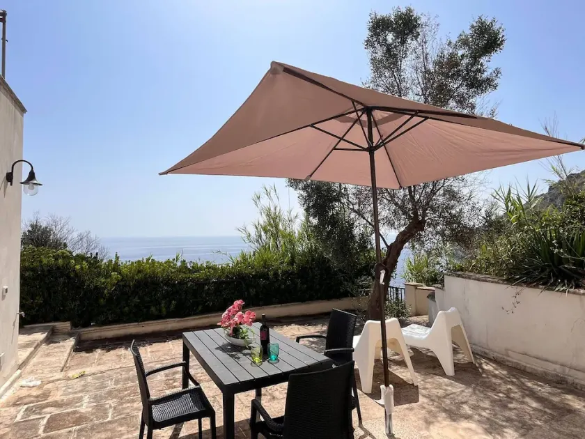 House Overlooking the bay - Seaview - Image 1