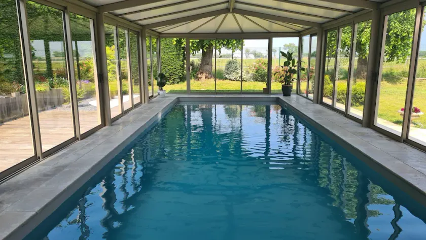 Villa, beach 3 km away, large indoor pool 28°, sauna, jacuzzi, 5* classification - Image 1