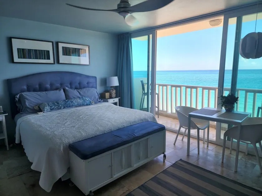Immaculate Beachfront Studio great view & location, next to Condado Marriott, PR - Image 1