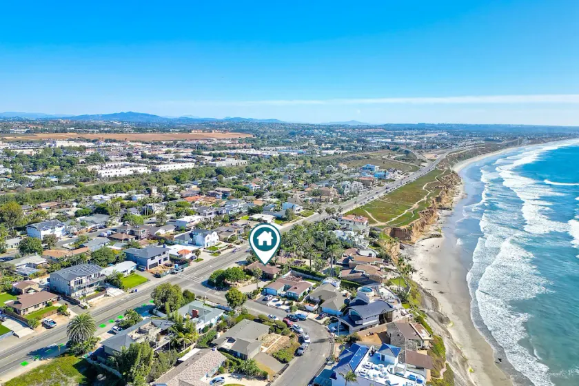 Walk To Beach - BBQ - Fire Pit - Outdoor Dining - Image 1
