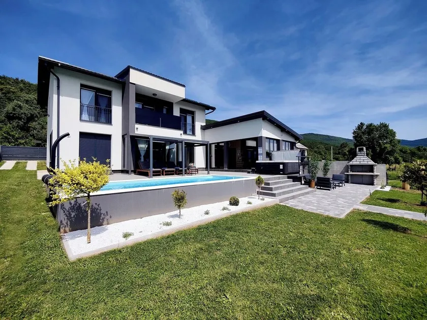 Familly Wellness Villa - Image 1