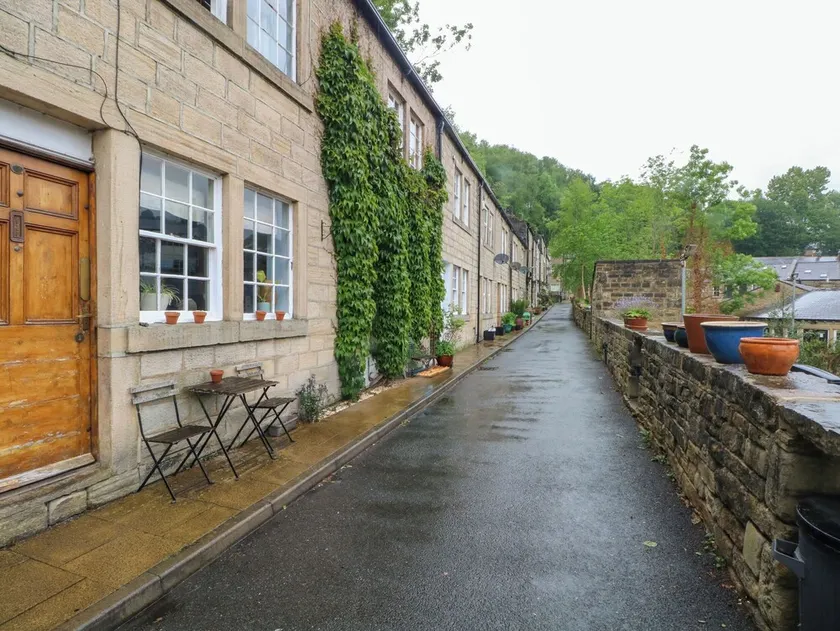 Holme Cottage - Image 1