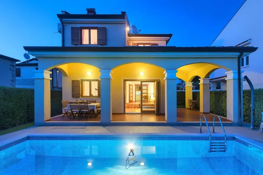 Gorgeous 3-Bedroom Villa Rosa with Private Pool - Image 1
