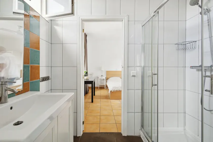 House - Sleeps 10 to 34 - Heated Pool - Parking - Image 1