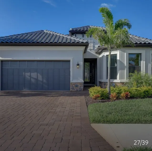 Resort style living with amenities close to beach & bike trails - Image 1