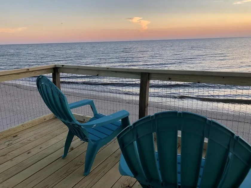 SUNSETS Couples families , Beach, deck, screen porch BBQ WiFi dogs ok - Image 1