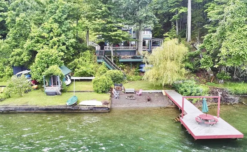 Magical lakefront treehouse, minutes to downtown - Image 1