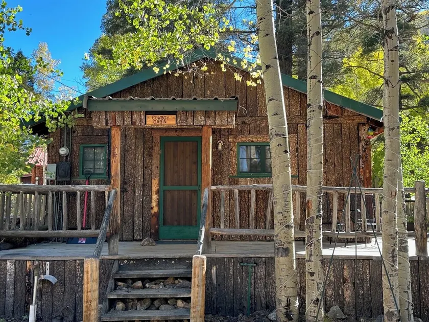 Cowboy Cabin In Red River - Image 1