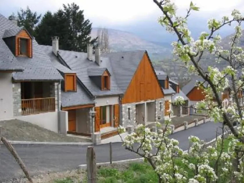 CHALET  POUR 5 PERSONNES, A 7MN DU CENTRE DE ST LARY - Image 1