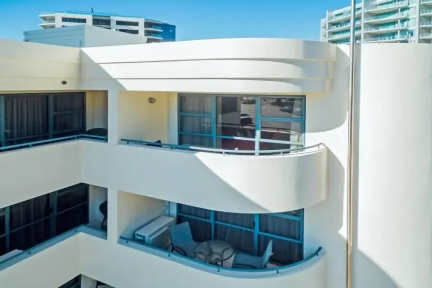 FACE THE MOUNT -  Elegant Spotless Apartment - Image 1