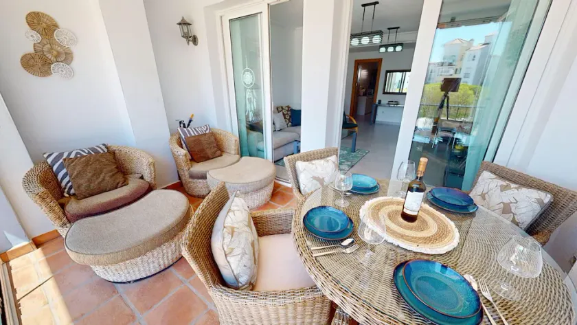 Appartement de vacances adapté aux familles avec piscine, jardin et terrasse - Image 1