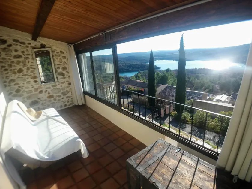 Casa in pietra con terrazza e giardino fronte lago - Image 1