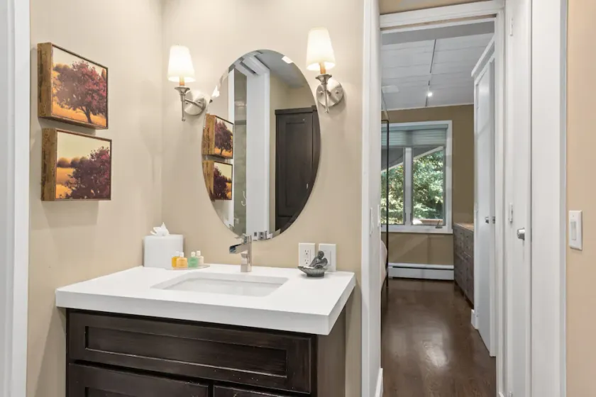 Comfortable & Modern 2 Bedroom Apartments - Right on the Slopes! - Image 1