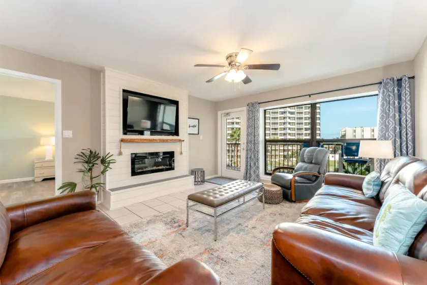 Saida IV 407 - Ocean Front, Recently Updated, 3 Pools, Palapa Bar, Incredible Balcony Views - Image 1