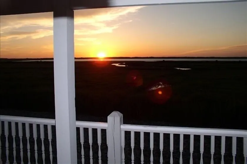 Exclusive Townhouse-Brilliant Bayside Sunset Views and Bird watching. - Image 1
