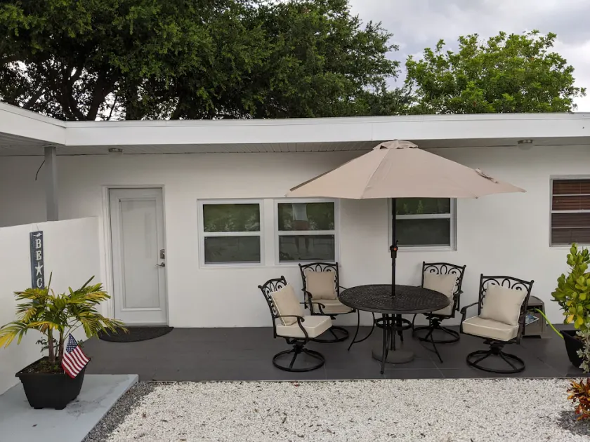 Beach is only one a minute drive. Nicely remodeled condo. - Image 1