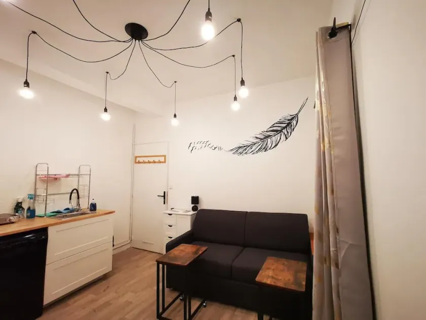 Studio City Center Rive de Gier | Netflix Wifi Ideal Displacement Pro - Image 1