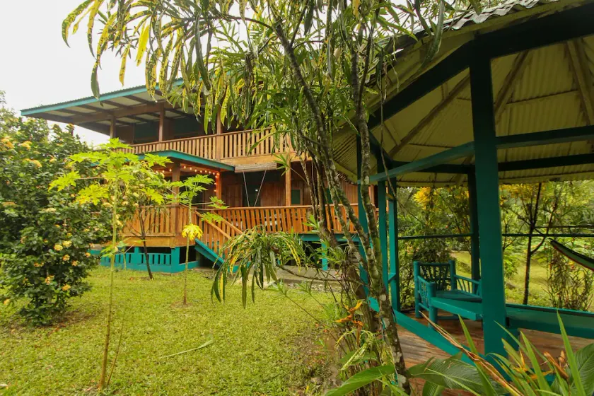 Cozy Caribbean Beachfront House (Pet & Kid Friendly) - Image 1