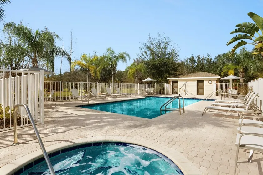 Accessible Unit w/ Roll-In Shower | Great location - Image 1