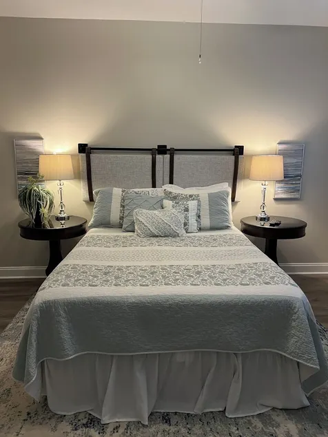 Adorable cottage located minutes from beaches, shopping, dining! - Image 1