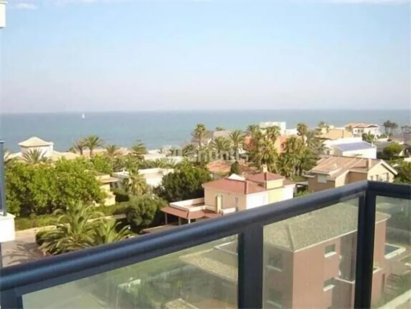 Holiday home with pools, balcony, UK TV, aircon, free wi-fi, lovely ocean views! - Image 1